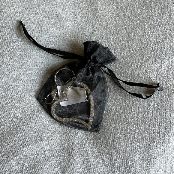 NEW Spring Street Rhinestone Heart Keychain - Picture 2 of 4